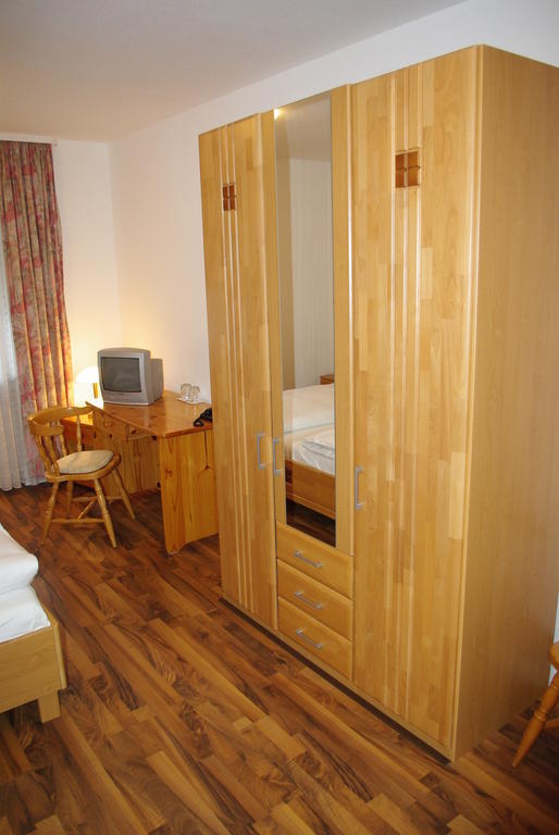 Hotel Garni Am Hechenberg ماينتس الغرفة الصورة